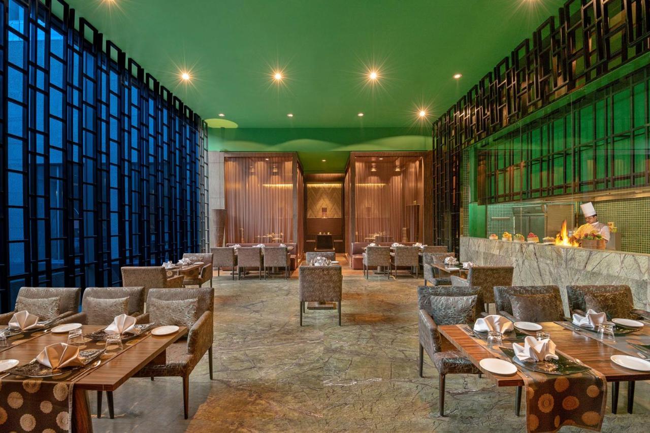 Radisson Blu Hotel Амритсар Экстерьер фото The restaurant