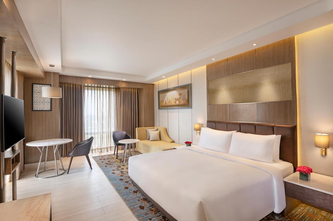 Radisson Blu Hotel Амритсар Экстерьер фото Deluxe Room