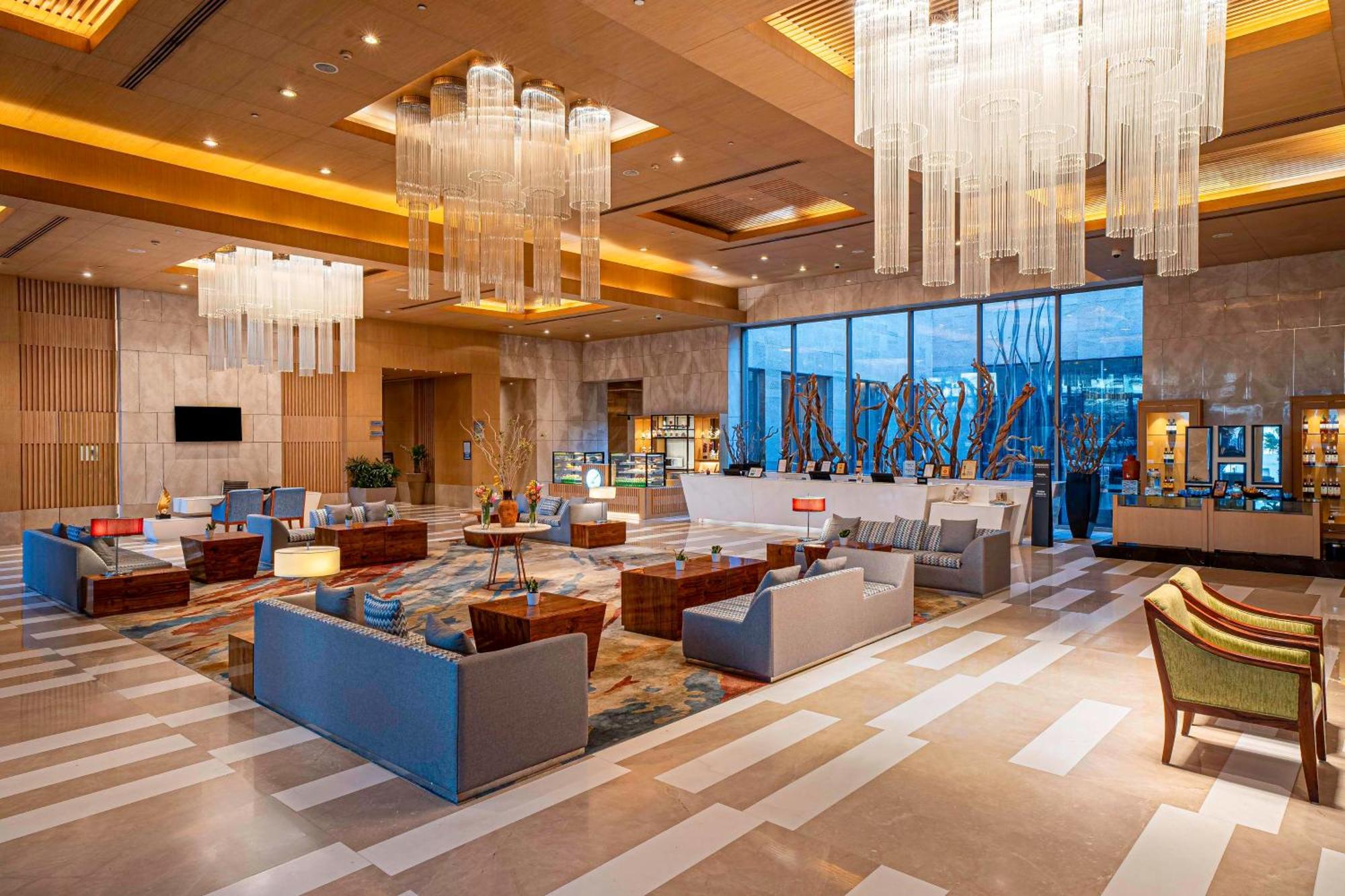 Radisson Blu Hotel Амритсар Экстерьер фото The lobby of the hotel