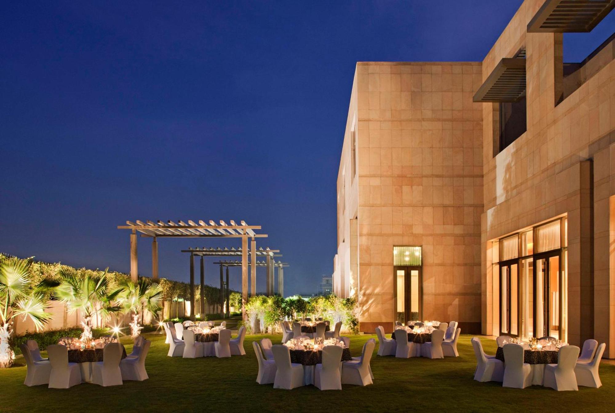 Radisson Blu Hotel Амритсар Удобства фото The Park, New Delhi